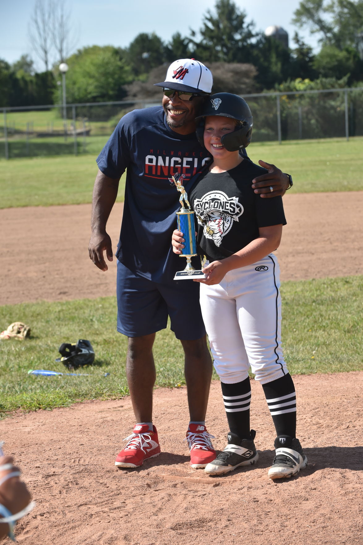Tavin Nass gets the trophy